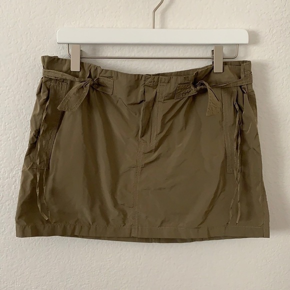 Scrupoli Made in Italy Nylon Mini Skirt - Picture 2 of 12